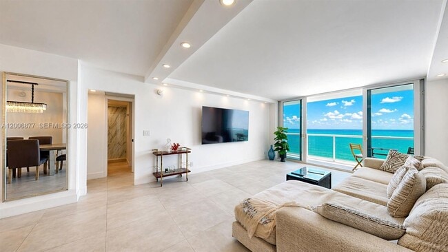 Building Photo - 3140 S Ocean Dr