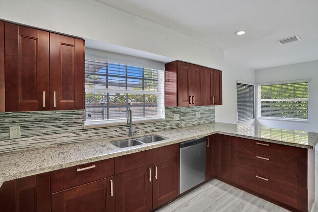 Building Photo - 5721 SW 11th St