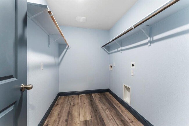 Building Photo - 24331 Ravenna Landing Loop