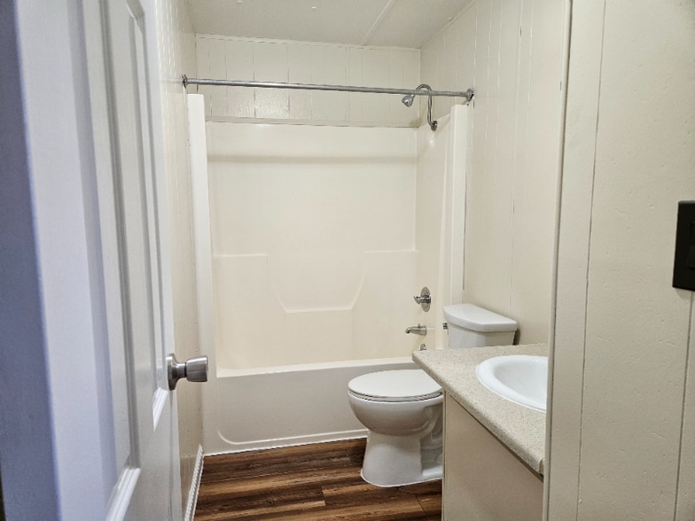 Building Photo - 32 3rd St