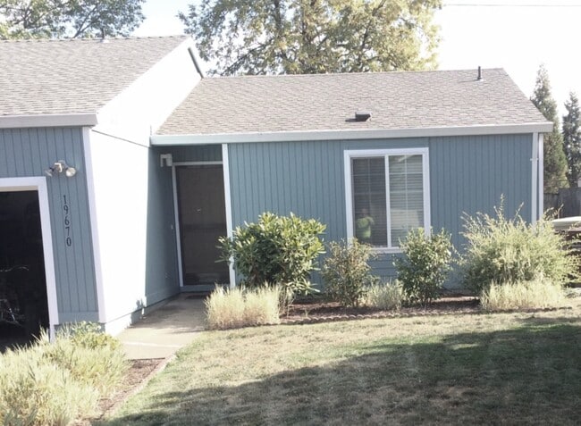 Front - 19670 NW Pondosa Ct