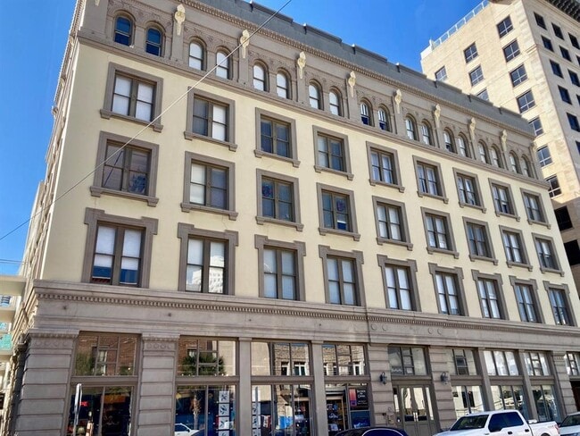 Primary Photo - 415 22nd St