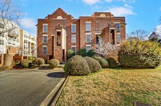 Building Photo - Fully Furnished Condo Uptown!!