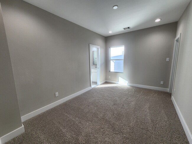 Building Photo - 3206 Bostic St