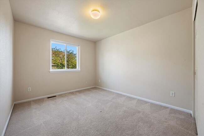 Building Photo - Beautiful 3-Bedroom Home in Cherry Creek School District with Fenced Yard & 2-Car Garage