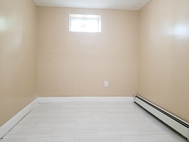 Building Photo - 176-44 130th Ave