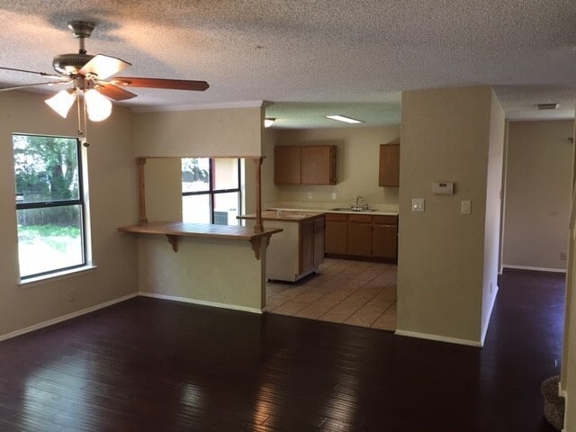 Building Photo - Spacious 4-Bedroom, 2.5-Bath Home with One-Car Garage!