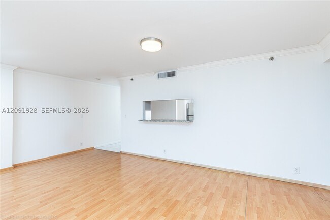 Building Photo - 7601 E Treasure Dr