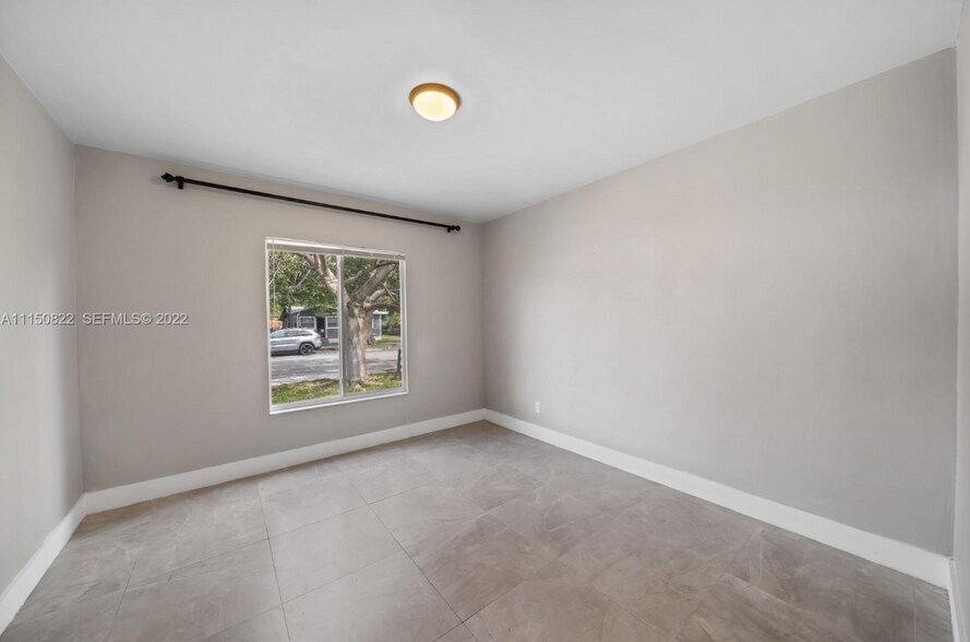 Building Photo - 546 NW 50th St