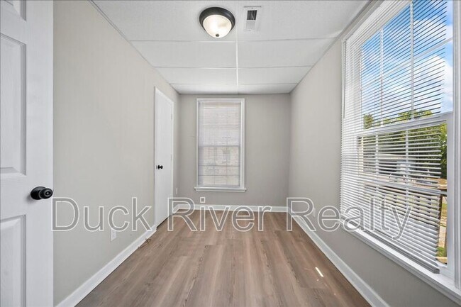 Building Photo - 1409 Highland Ave