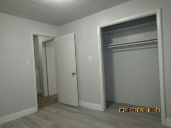 Building Photo - Freshly Painted/New Flooring home located closed to downtown Lawton/Ft. Sill