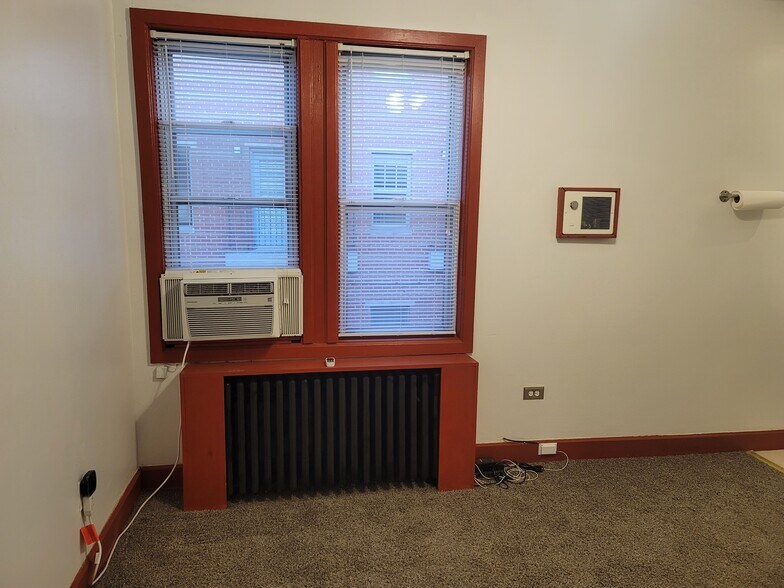 Building Photo - 1622 Bainbridge St