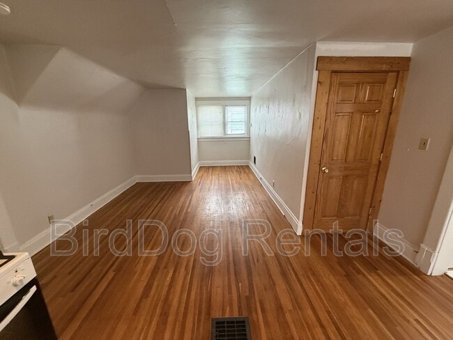 Building Photo - 82 E Maynard Ave