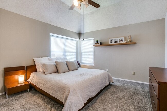 Building Photo - 804 Ashford Dr