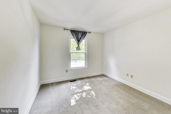 Building Photo - 6104 Cool Spring Terrace S