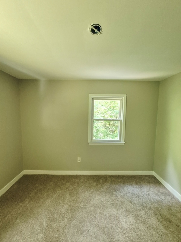 Building Photo - 3041 Clintwood Rd