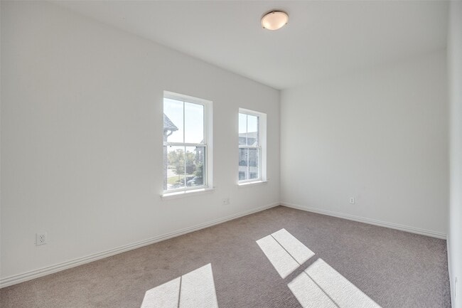 Building Photo - 2402 Ash Ln