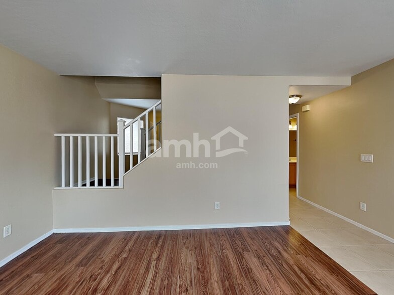 Building Photo - 10614 W Monte Vista Rd