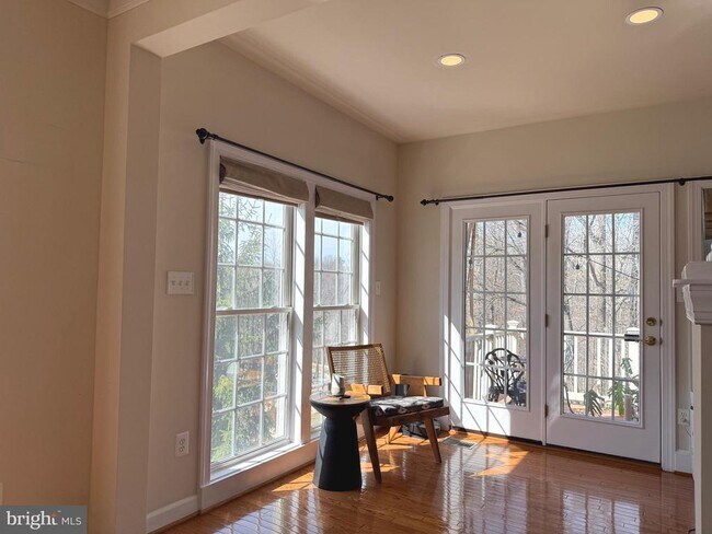 Building Photo - 1600 Regent Manor Ct