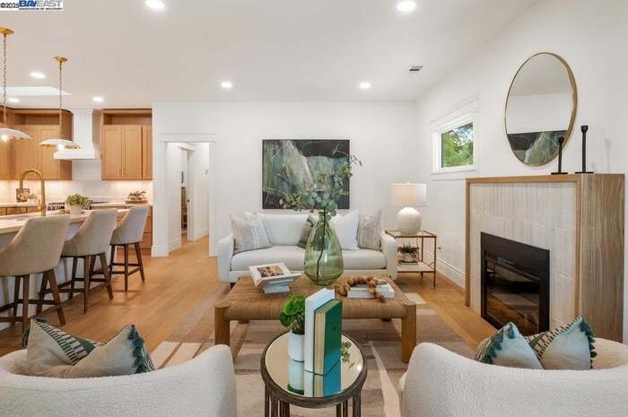 Building Photo - 4374 First St