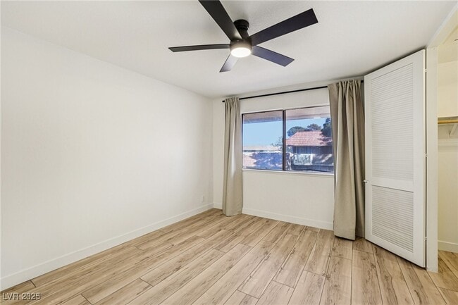 Building Photo - 2414 Paradise Village Way