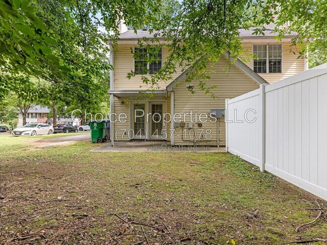 Building Photo - 6701 Bevington Ridge Rd