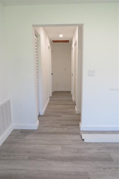 Building Photo - 8010 Hyde Park Ave