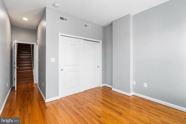 Building Photo - 1330 S Charles St