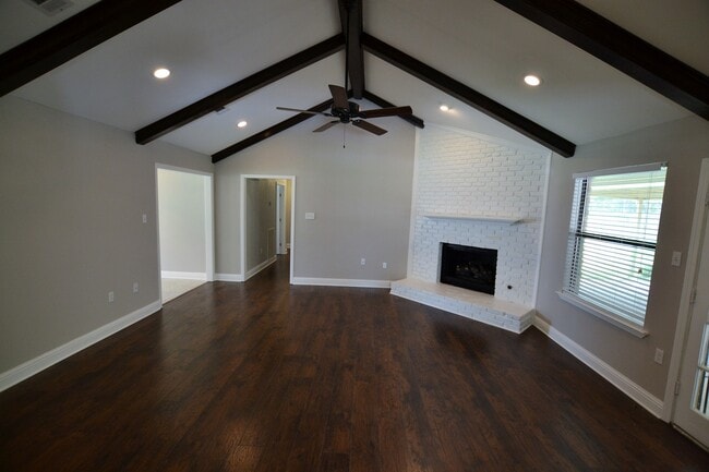Building Photo - Newly renovated home in Beau Village Subdivision in Denham Springs near I-12