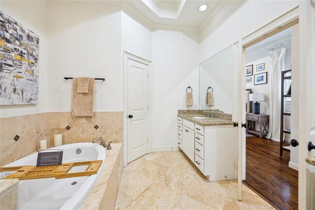 Building Photo - 244 Detering St