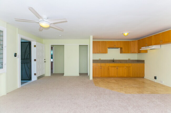 Building Photo - 828 Oneawa St