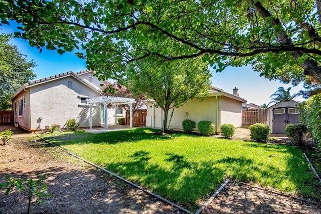 Building Photo - 1600 Hickam Cir