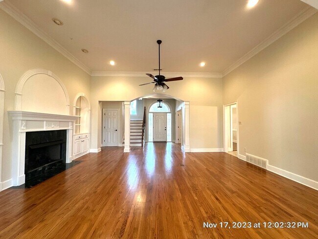 Building Photo - Collierville Home NOW Available on the Gol...