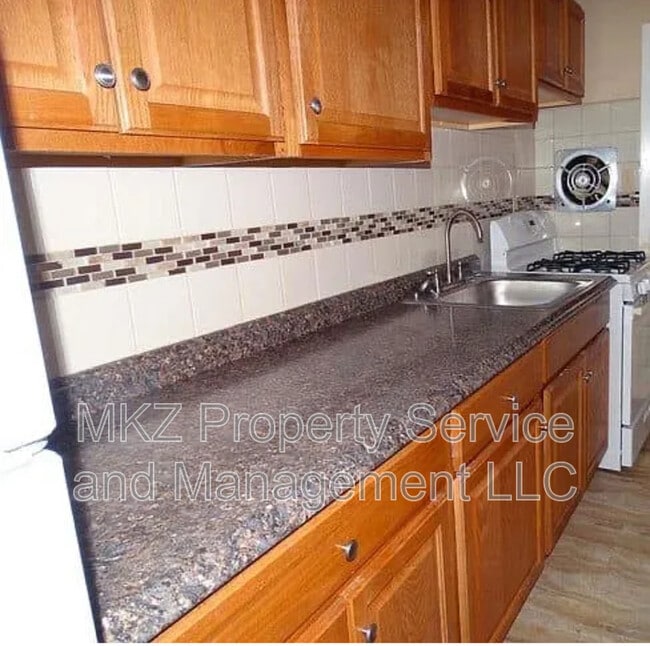 Building Photo - 253A Western Avenue - 3