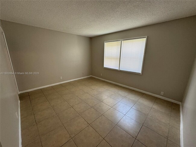 Building Photo - 3360 Spanish Moss Terrace