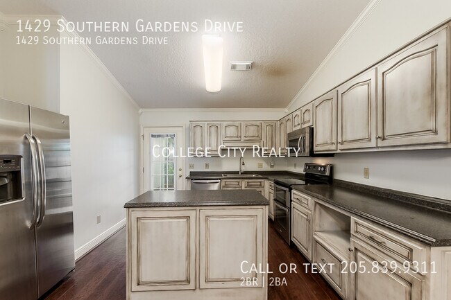 Building Photo - 1429 Southern Gardens Dr