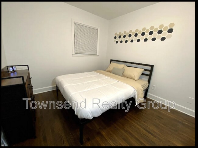 Building Photo - 6718 Woodstream Dr