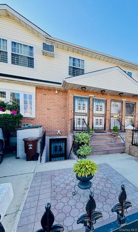 Building Photo - 177-68 Meadow Dr