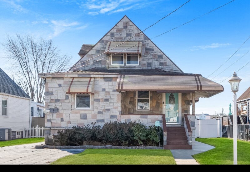 Building Photo - 505 Bayside Dr