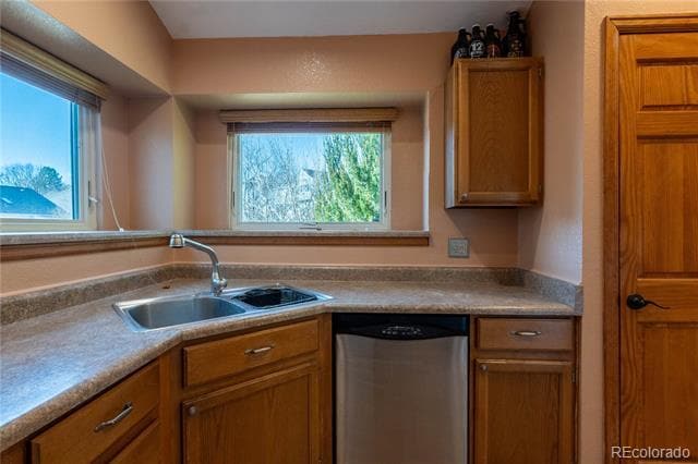 Building Photo - 2323 Dogwood Cir