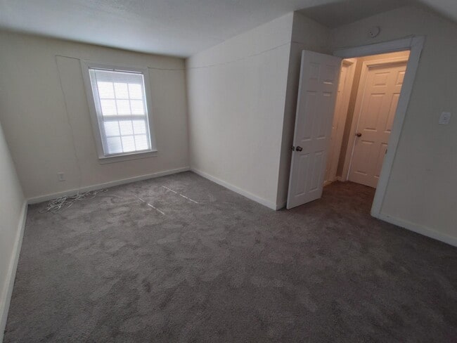 Building Photo - 1121 Elk Ave