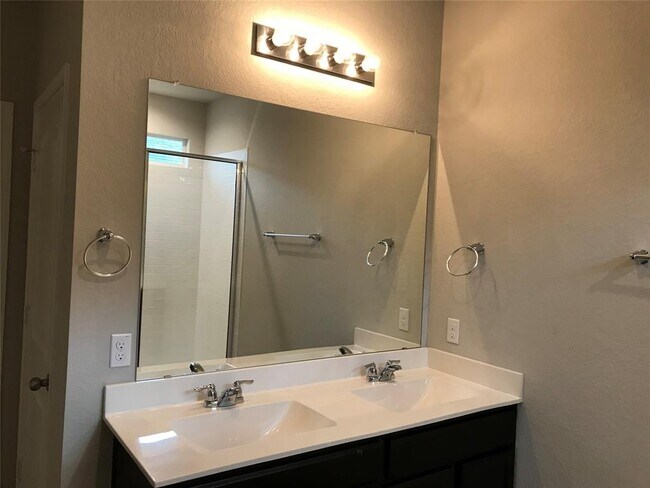Building Photo - 6409 Kildare Dr
