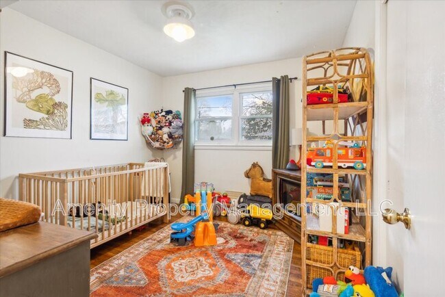 Building Photo - 409 Caren Dr