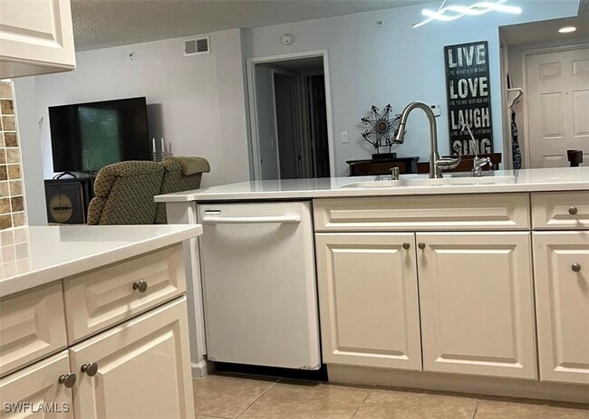 Building Photo - 1865 Florida Club Dr