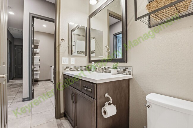 Building Photo - Beautiful 4-bed/3.5-bath Gilbert Home in Gilbert’s Cooley Station!