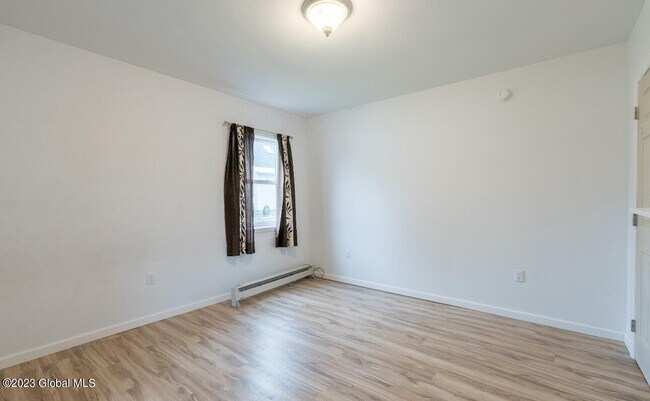 Building Photo - 2916 Ford Ave