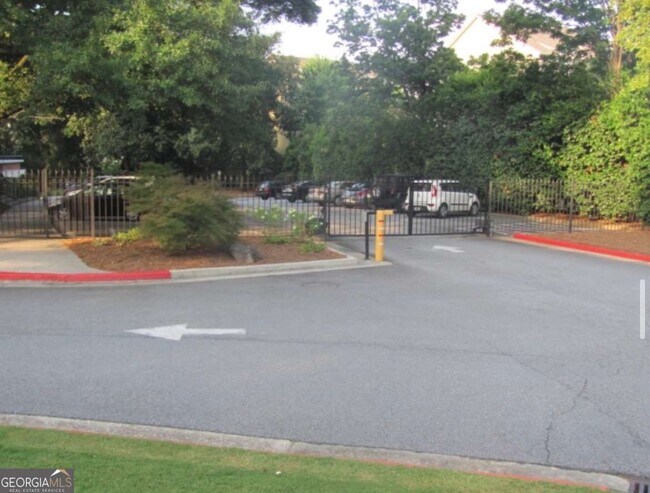 Building Photo - 130 26th St NW