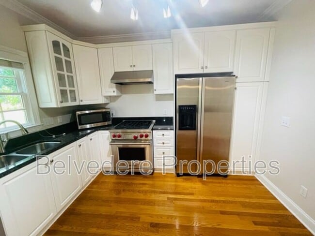 Building Photo - 104 Castleton Pl