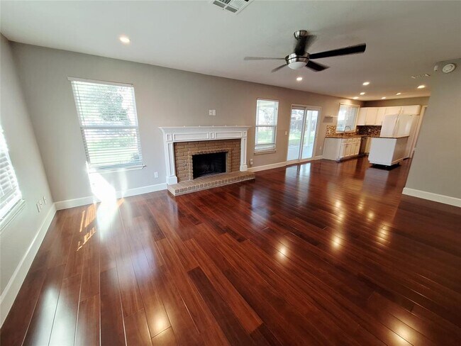 Building Photo - 8513 Portage Cove
