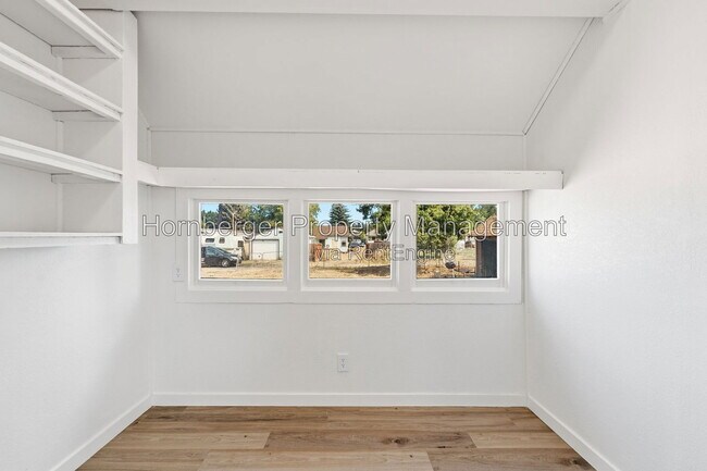 Building Photo - 2719 E Columbia Ave